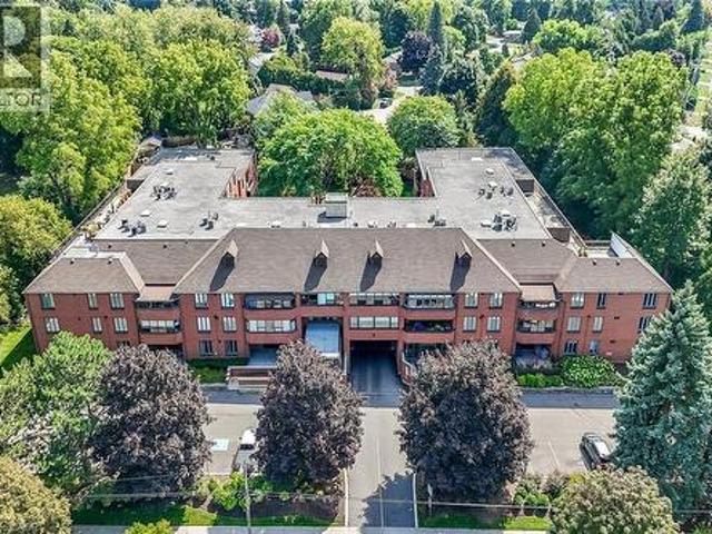 Condo for sale in Ancaster, Ontario