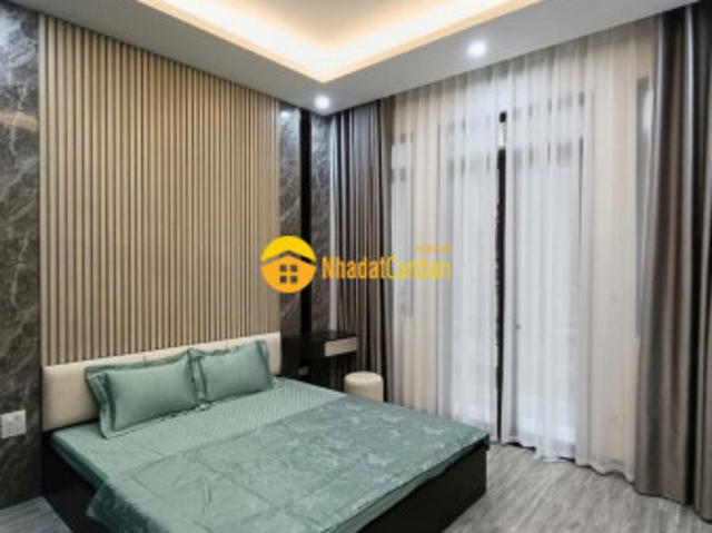 Nhà mặt phố bán