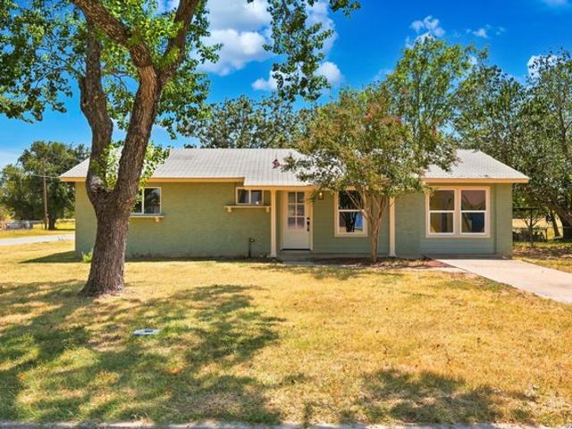 House for sale in Lytle, Texas