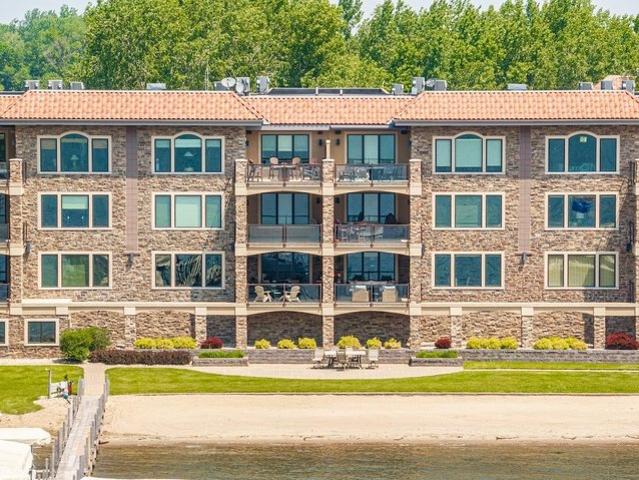 Condo for sale in Spirit Lake, Iowa
