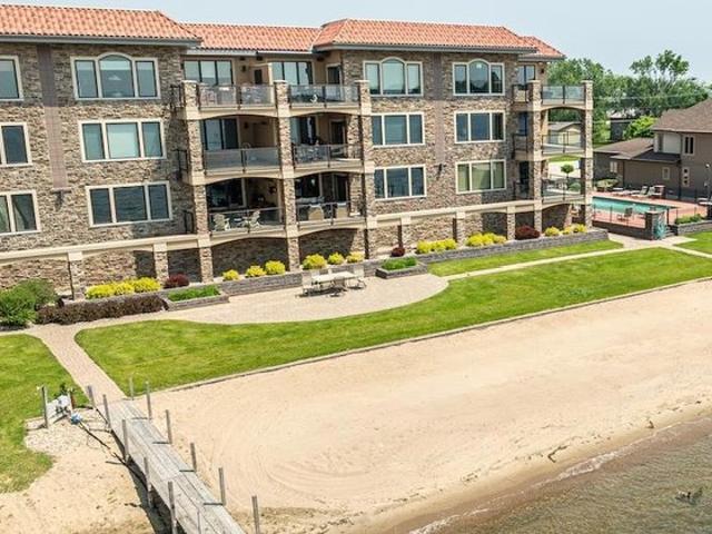 Condo for sale in Spirit Lake, Iowa