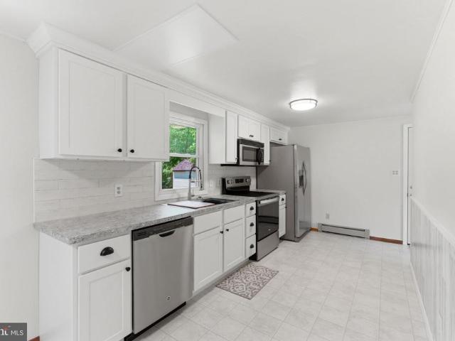 House for sale in Berkeley Springs, West Virginia