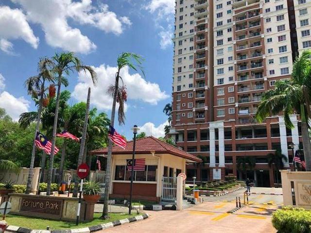Apartment for sale in Seri Kembangan, Majlis Bandaraya Subang Jaya