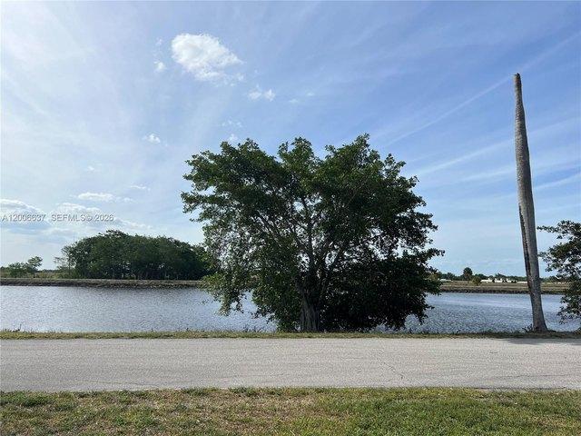 Land for sale in Moore Haven, Florida