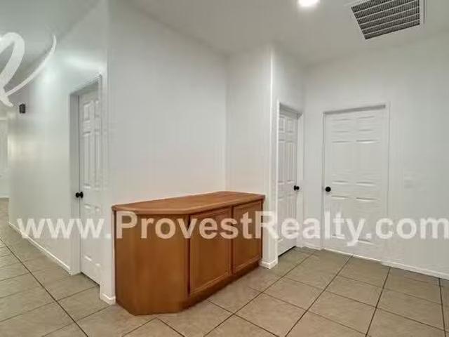 House for rent in Ontario