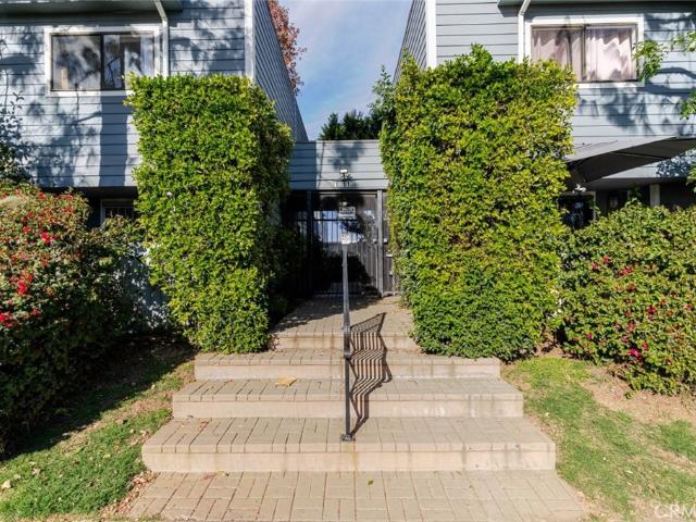 Townhouse for rent in Van Nuys Neighborhood Council District, Canoga Park