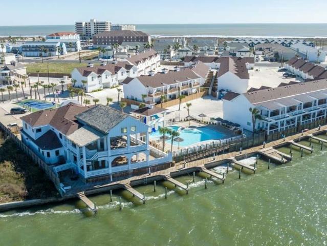 Townhouse for sale in Corpus Christi, Nueces County