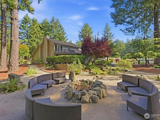 House for sale in Hope, Fox Island