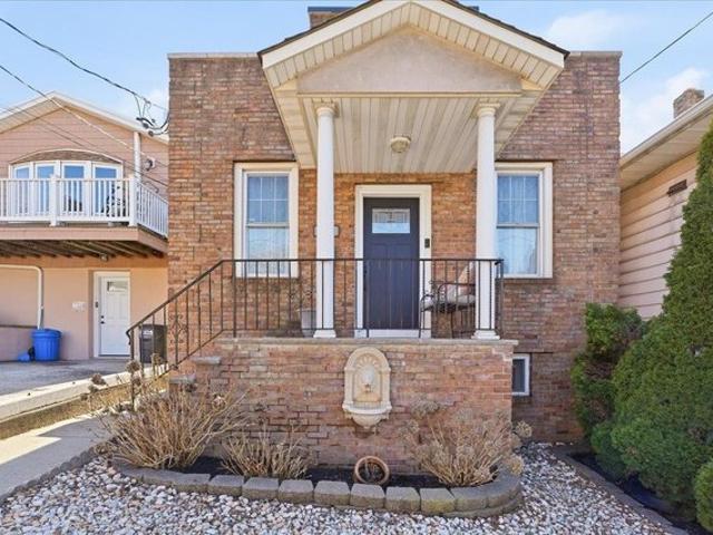 House for sale in Hudson, New Jersey