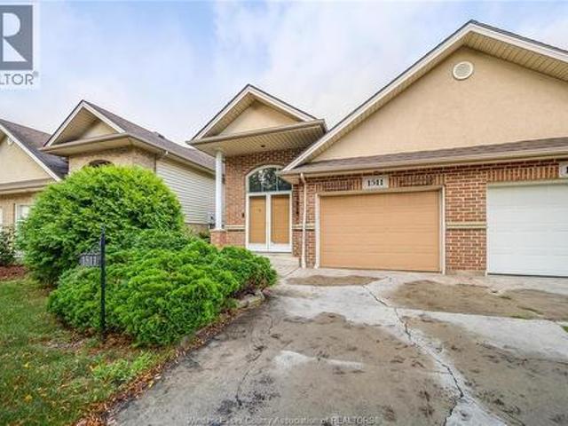 House for sale in Ontario