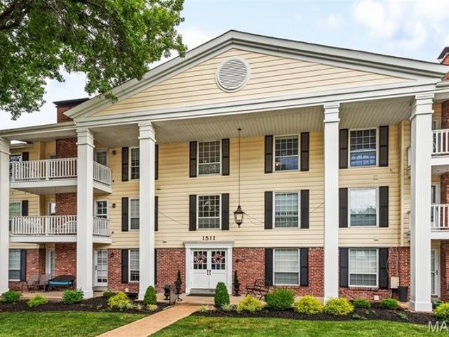 Condo for sale in Chesterfield, Missouri