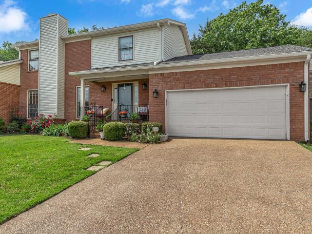 Townhouse for sale in Brentwood
