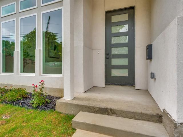 House for sale in Dallas, Texas