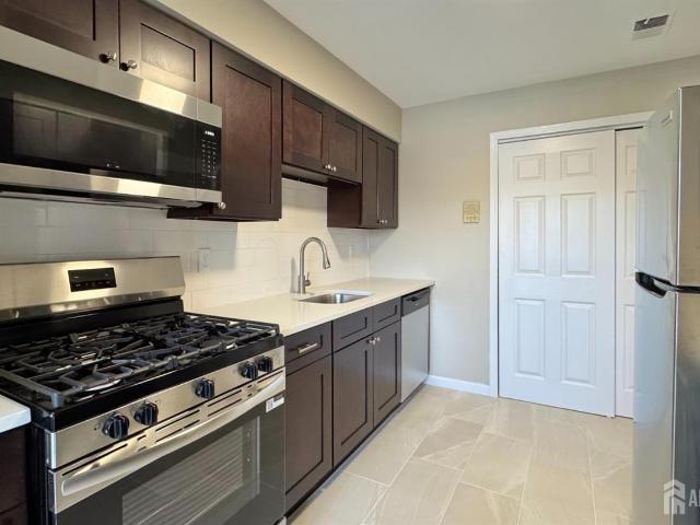Condo for sale in Edison, New Jersey