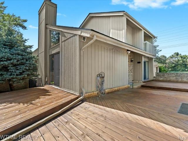 Condo for sale in Bloomfield Hills