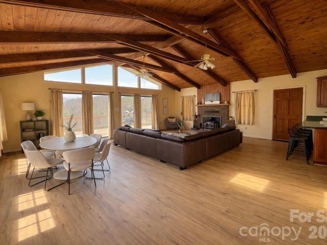 House for sale in Panther Creek, Clyde