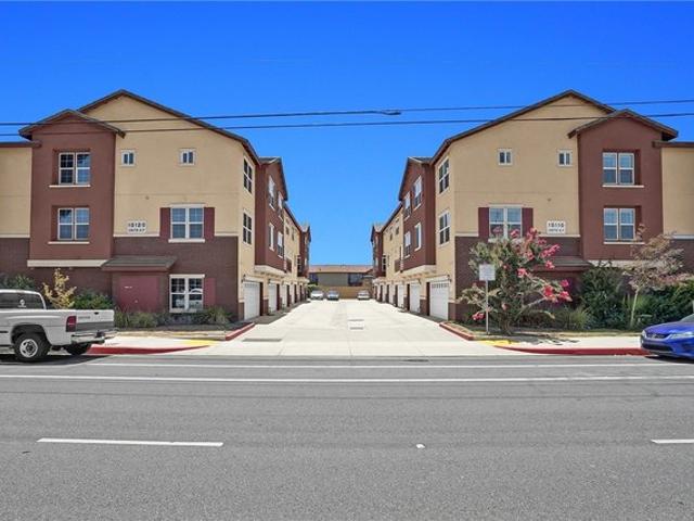 Townhouse for sale in Baldwin Park, California