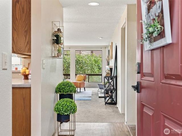 Condo for sale in Tukwila, Washington