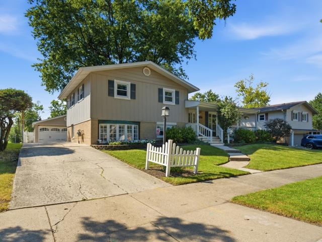 House for sale in Oak Forest, Cook County