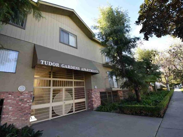 Apartment for rent in Van Nuys Neighborhood Council District, Canoga Park