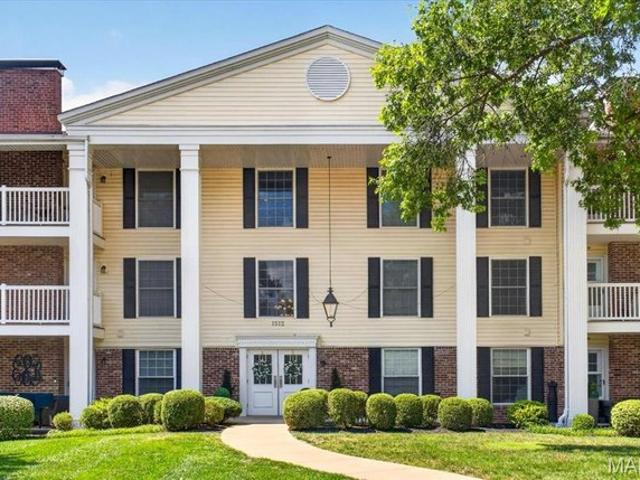 Condo for sale in Chesterfield, Missouri