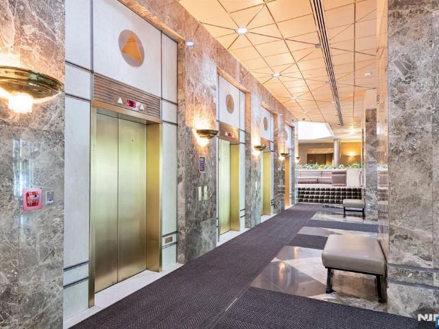 Condo for sale in Fort Lee, New Jersey