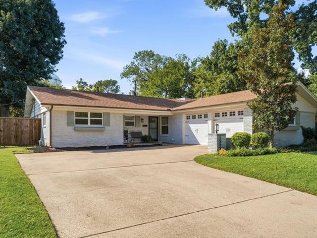 House for sale in Arlington, Tarrant County
