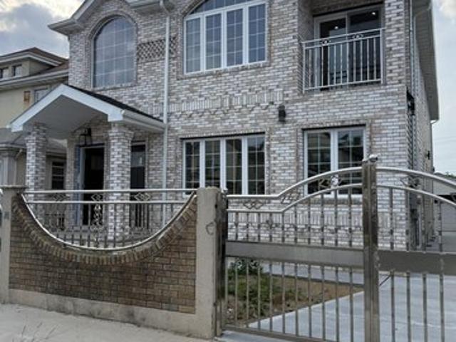 House for sale in Queens, Arverne