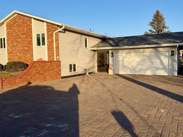 House for sale in Clarion, Iowa