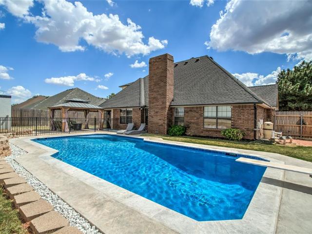 House for sale in Weatherford, Custer County