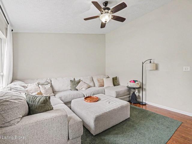 House for sale in La Grange, Oldham County
