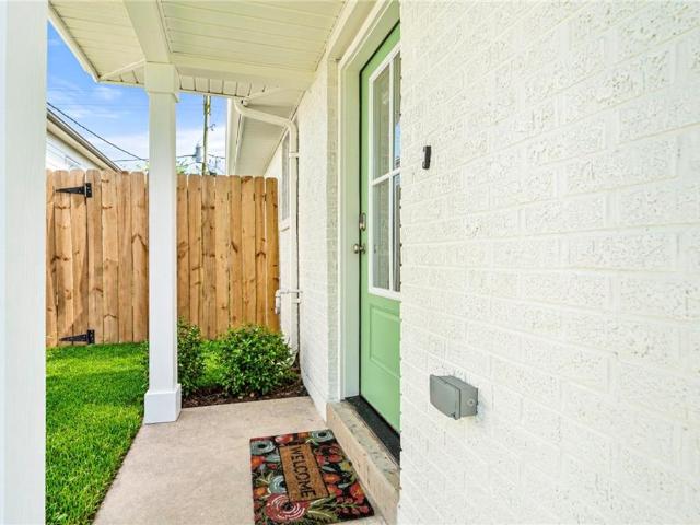 House for sale in Saint Claude Heights, Arabi