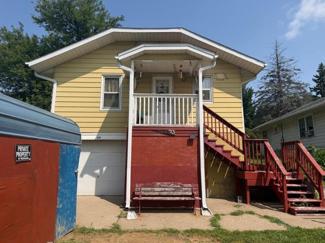 House for sale in Clinton, Iowa