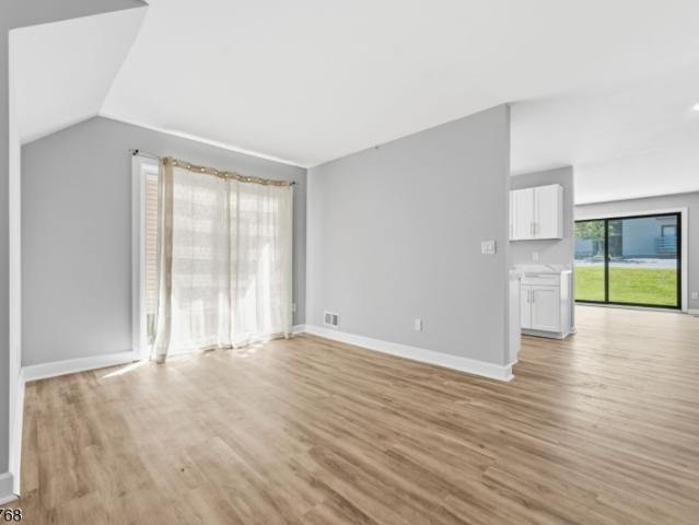 Townhouse for sale in Glen Gardner, New Jersey