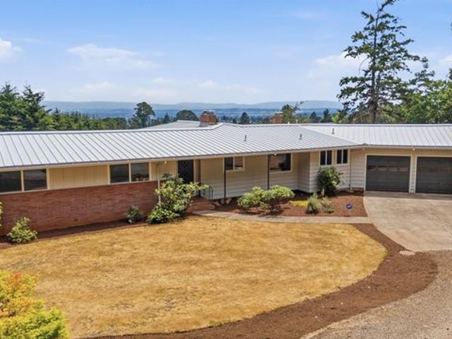 House for sale in Oregonia