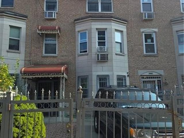 House for sale in Arverne, New York