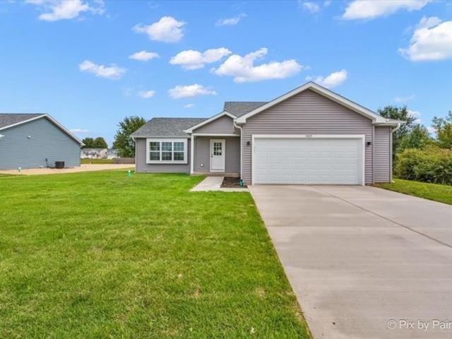 House for sale in Mchenry, Illinois