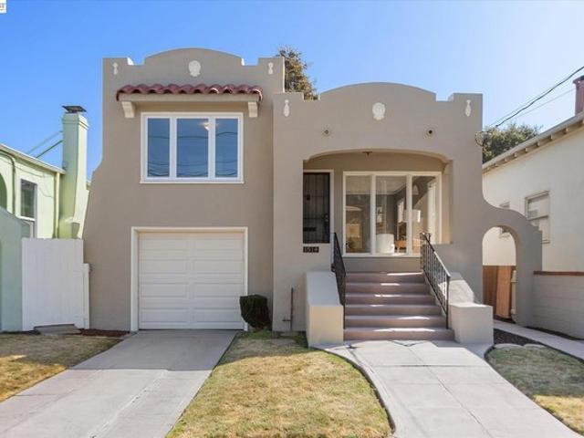 House for sale in Woodstock, Alameda