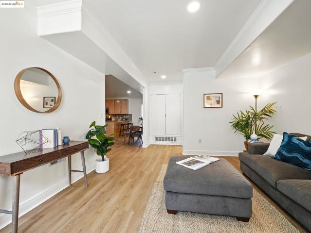 Condo for sale in Oakland