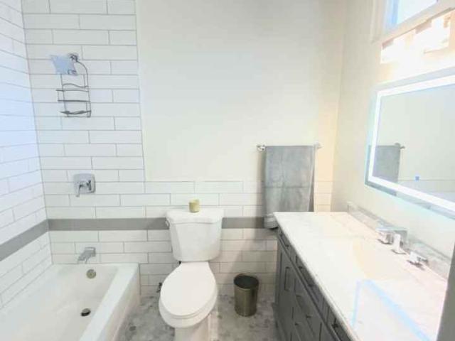 Apartment for rent in Canoga Park, California