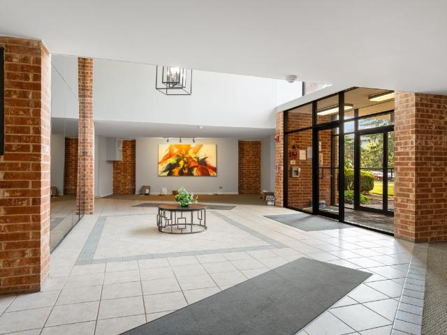 Condo for sale in Arlington Heights, Illinois