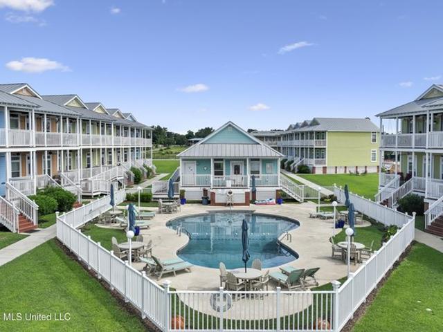 Condo for sale in Pass Christian, Harrison County