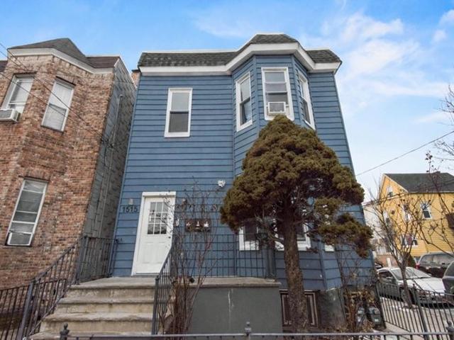 House for sale in Hudson, New Jersey