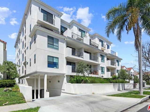 Condo for sale in Canoga Park, California