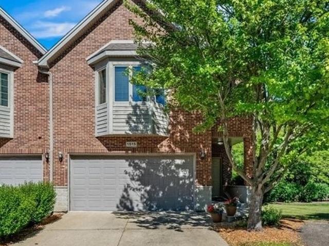 Townhouse for sale in Mount Prospect, Illinois