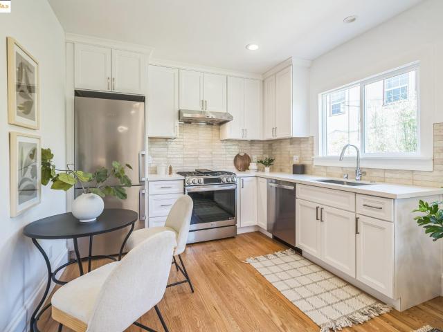 Condo for sale in Berkeley
