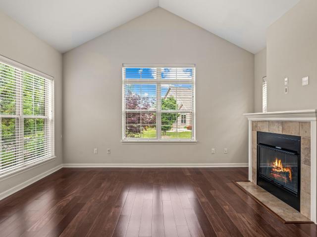 Condo for sale in Brookfield