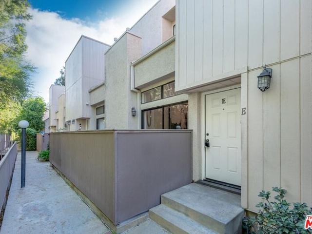 Townhouse for sale in Sherman Oaks Neighborhood Council District, Los Angeles