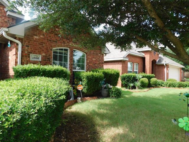 House for sale in Burleson, Texas