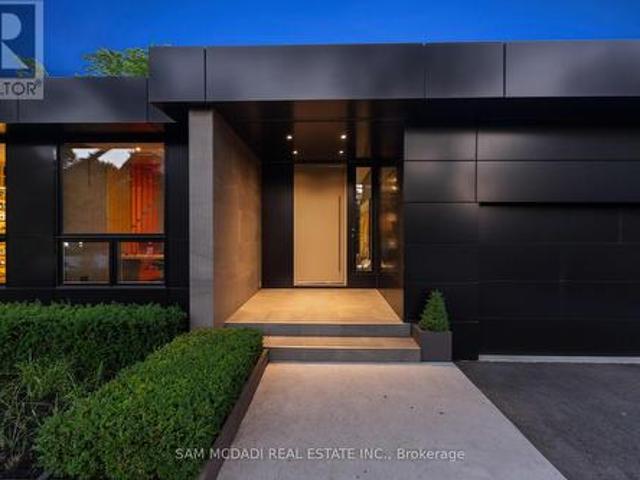 House for sale in Oakville, Ontario